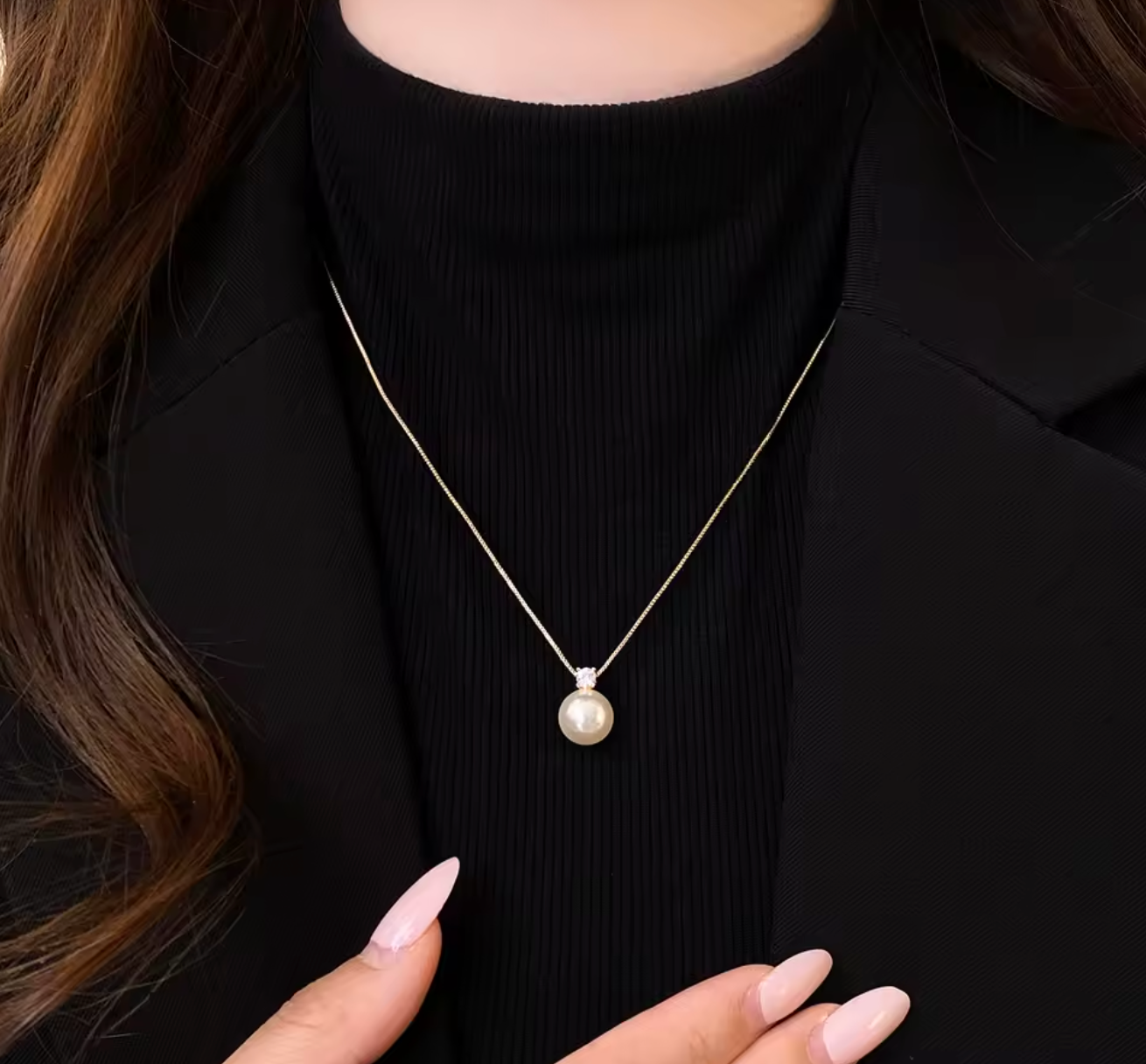 Minimalist 18K Gold Plated Pearl Pendant Necklace