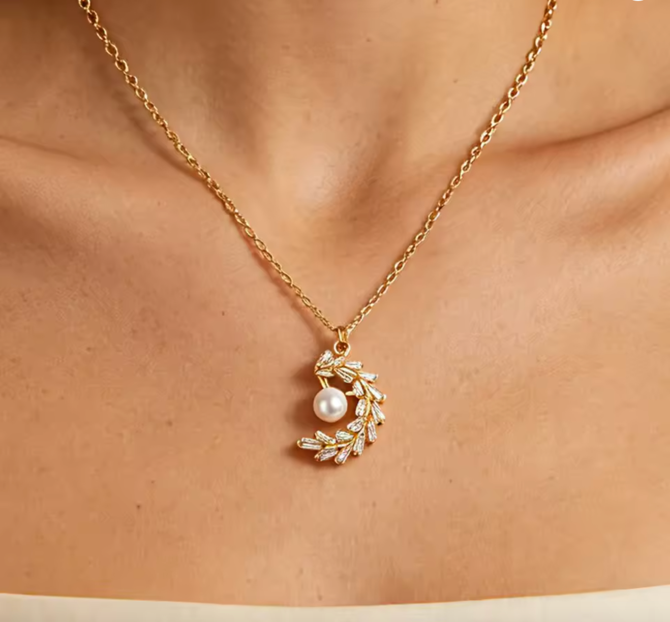 Elegant Tulip Leaf Vine Rhinestone Necklace