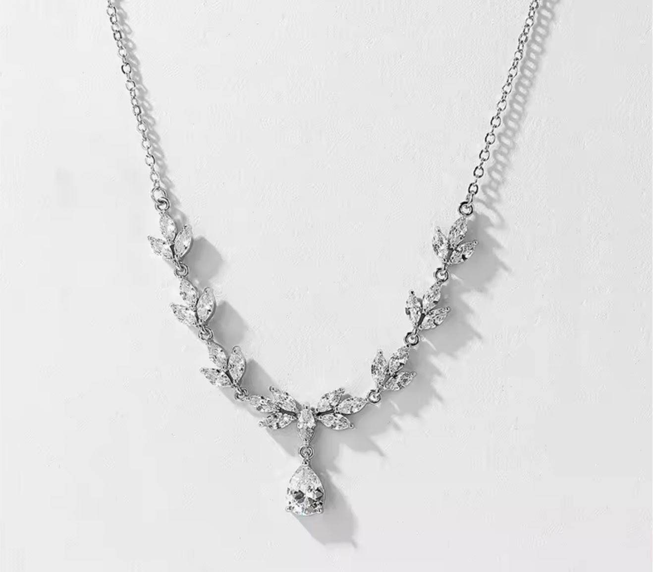 Luxury Water Drop Cubic Zircon Leaf Choker Necklace