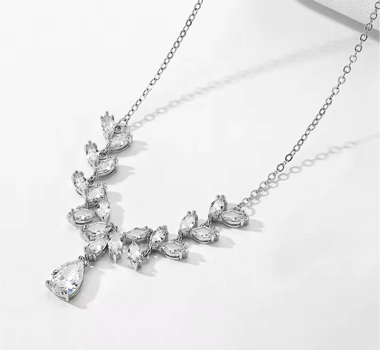 Luxury Water Drop Cubic Zircon Leaf Choker Necklace